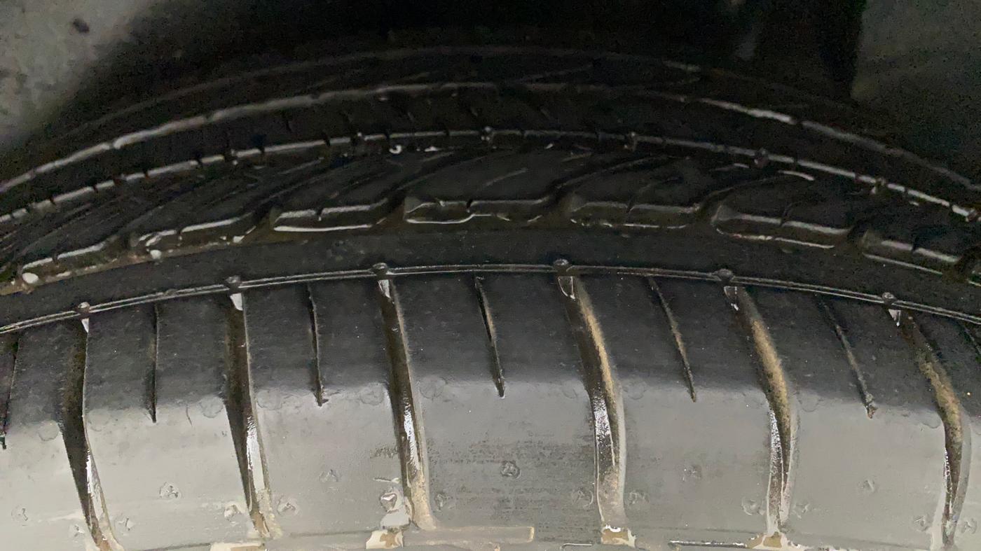 2015 Hyundai Creta SX PLUS 1.6 PETROL, Petrol, Manual, 55,897 km, Left Rear Tyre Tread