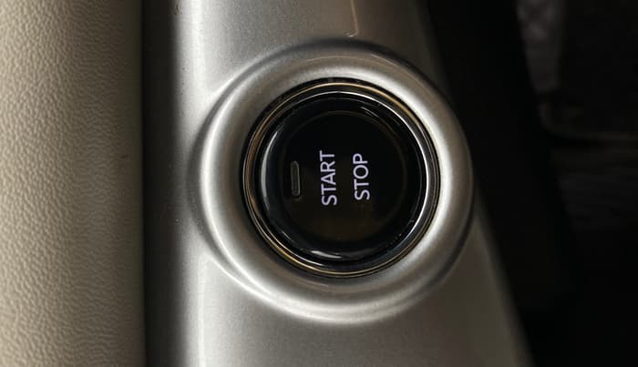 2023 Mahindra XUV700 AX 7 P MT 7 STR, Petrol, Manual, 98,646 km, Keyless Start/ Stop Button