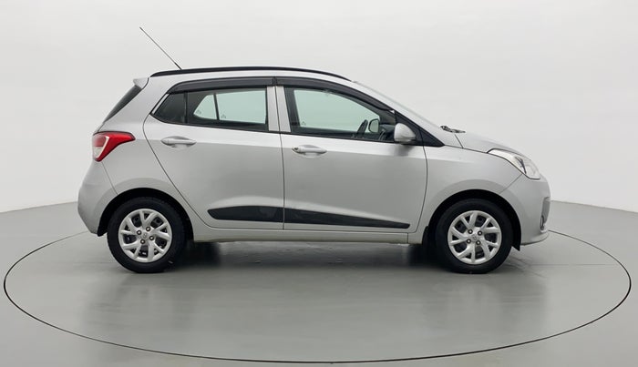 2017 Hyundai Grand i10 Sportz(O) 1.2 MT, Petrol, Manual, 35,162 km, Right Side View