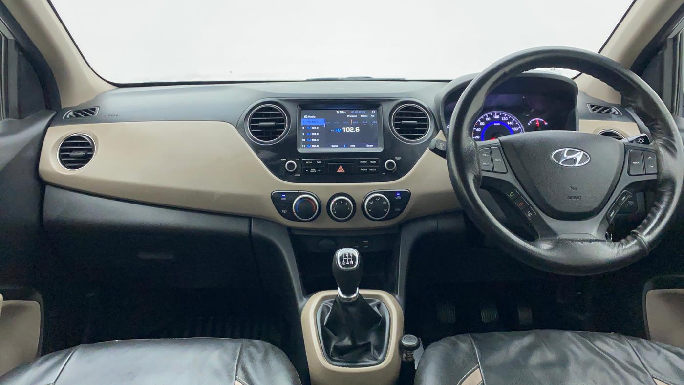 2017 Hyundai Grand i10 Sportz(O) 1.2 MT, Petrol, Manual, 35,162 km, Dashboard