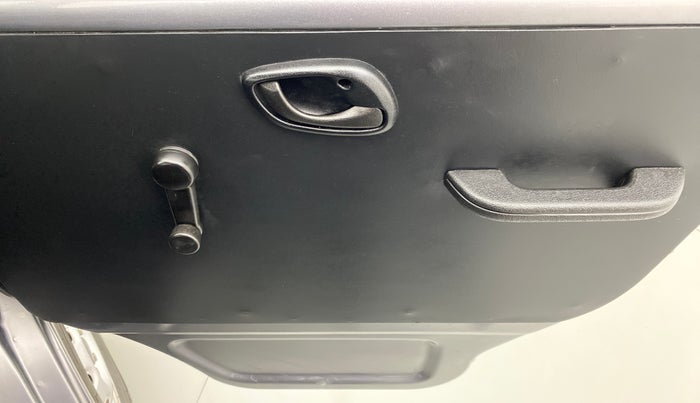 2021 Maruti Eeco 7 STR, Petrol, Manual, 17,706 km, Driver Side Door Panels Control