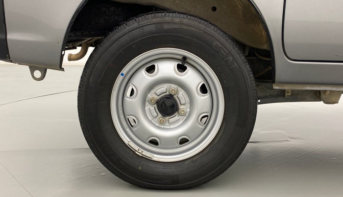 2021 Maruti Eeco 7 STR, Petrol, Manual, 17,706 km, Right Rear Wheel