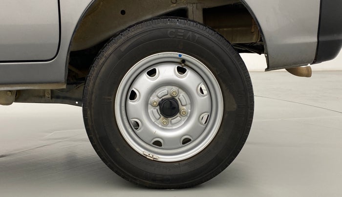 2021 Maruti Eeco 7 STR, Petrol, Manual, 17,706 km, Left Rear Wheel