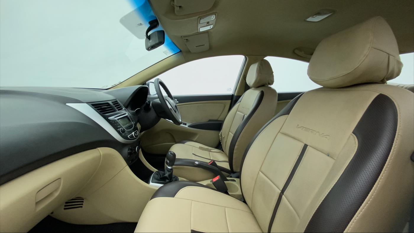2014 Hyundai Verna FLUIDIC 1.4 VTVT, CNG, Manual, 82,980 km, Right Side Front Door Cabin