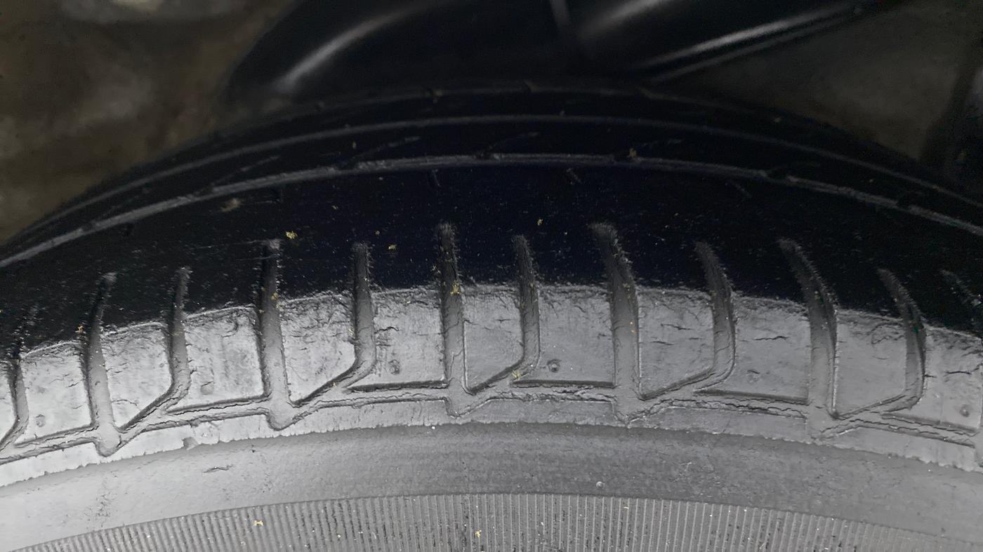 2014 Hyundai Verna FLUIDIC 1.4 VTVT, CNG, Manual, 82,980 km, Left Rear Tyre Tread