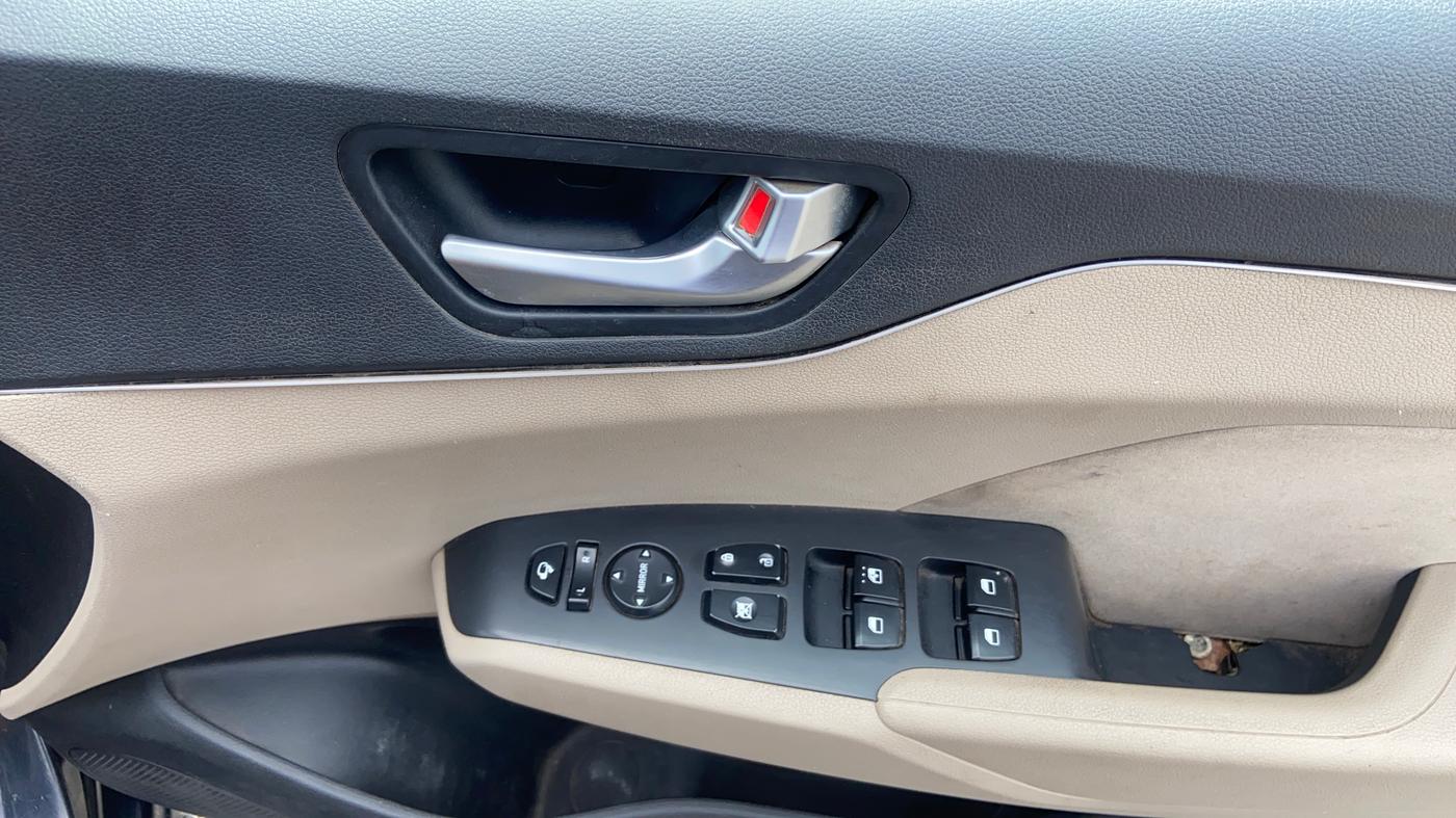 2020 Hyundai Verna 1.6 CRDI SX, Diesel, Manual, 94,006 km, Driver Side Door Panels Control