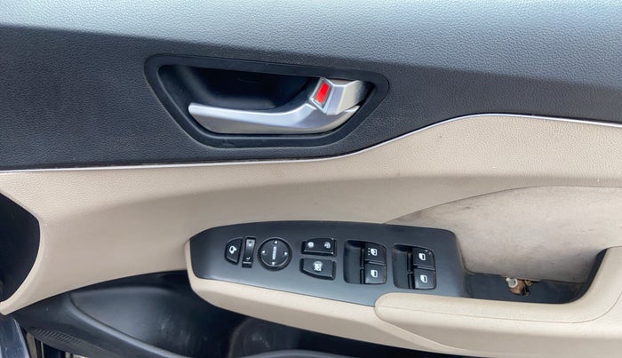 2020 Hyundai Verna 1.6 CRDI SX, Diesel, Manual, 93,192 km, Driver Side Door Panels Control