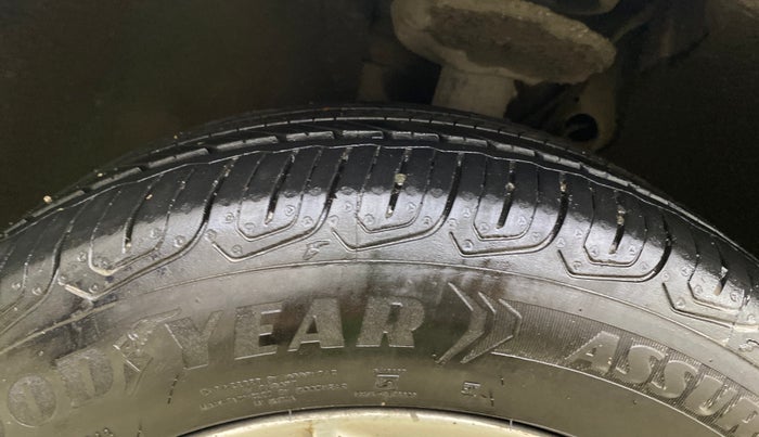 2016 Skoda Octavia STYLE PLUS AT 1.8 TSI, Petrol, Automatic, 65,982 km, Left Front Tyre Tread