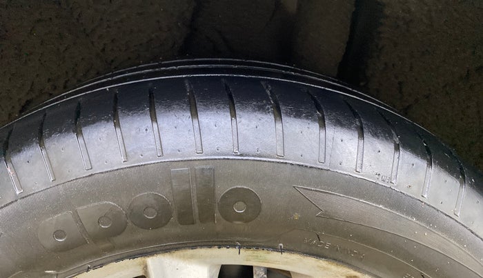 2016 Skoda Octavia STYLE PLUS AT 1.8 TSI, Petrol, Automatic, 65,982 km, Left Rear Tyre Tread