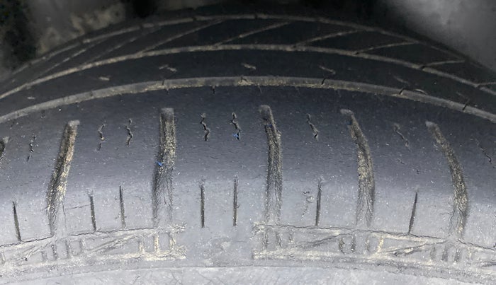 2019 Volkswagen Ameo Trendline 1.0, Petrol, Manual, 64,258 km, Right Rear Tyre Tread