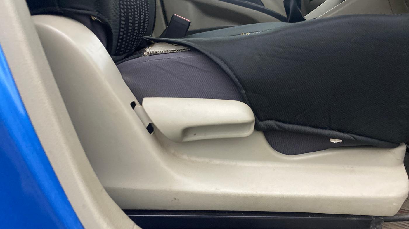 2016 Maruti Celerio VXI CNG, CNG, Manual, 77,549 km, Driver Side Adjustment Panel