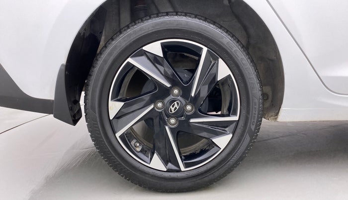 2021 Hyundai Verna SX (O)1.5 VTVT, Petrol, Manual, 18,799 km, Right Rear Wheel