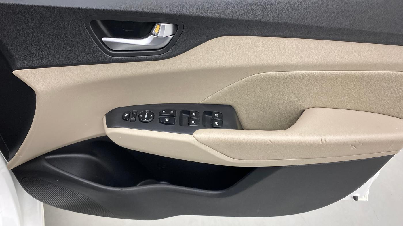 2021 Hyundai Verna SX (O)1.5 VTVT, Petrol, Manual, 18,799 km, Driver Side Door Panels Control