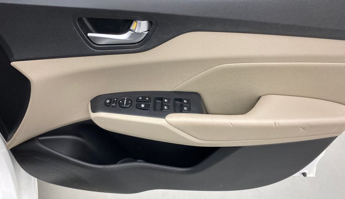 2021 Hyundai Verna SX (O)1.5 VTVT, Petrol, Manual, 18,799 km, Driver Side Door Panels Control