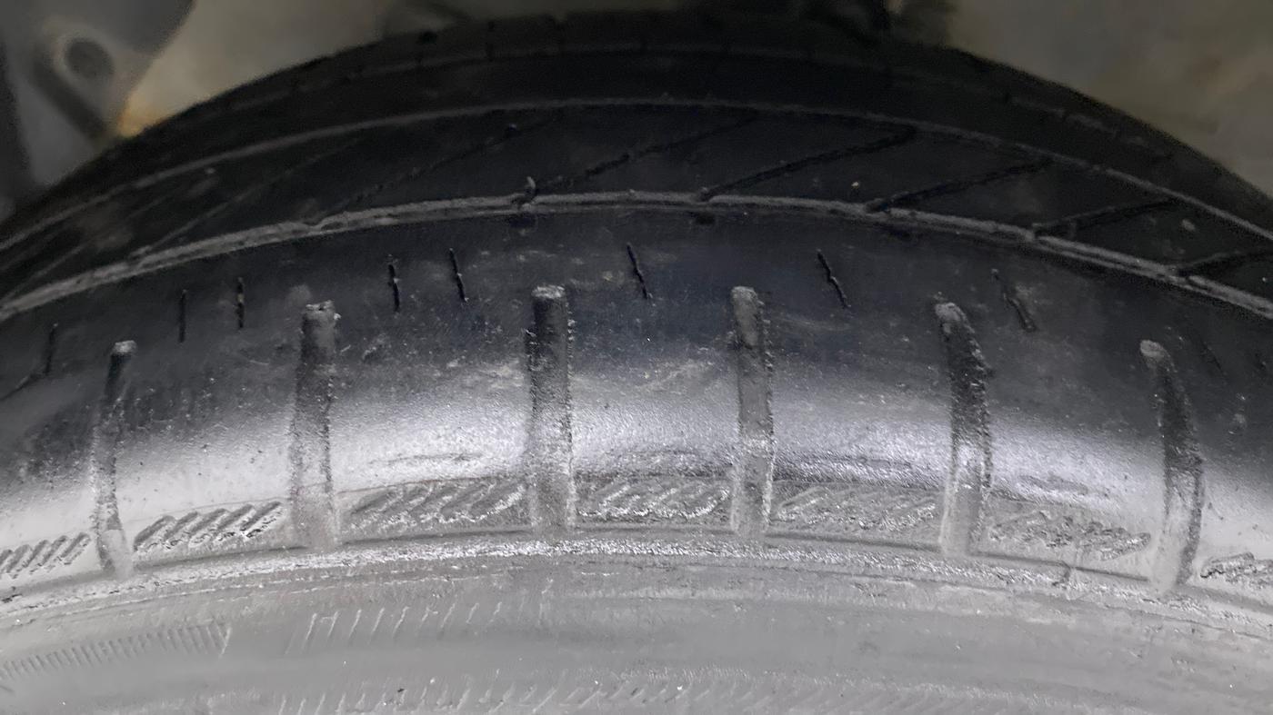2018 Hyundai Grand i10 SPORTZ 1.2 KAPPA VTVT, Petrol, Manual, 65,455 km, Left Front Tyre Tread