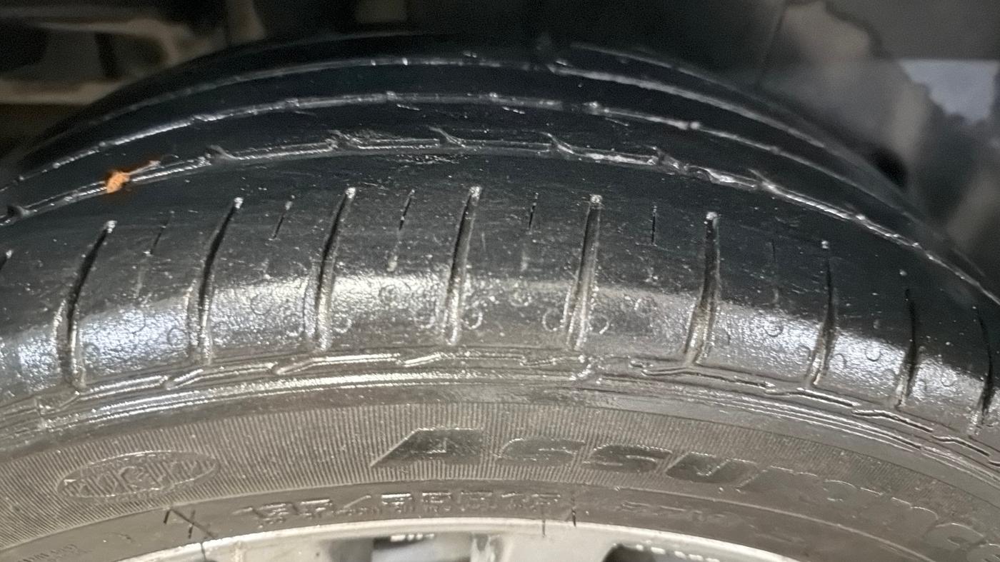 2015 Maruti Ciaz ZXI+, Petrol, Manual, 94,622 km, Right Rear Tyre Tread