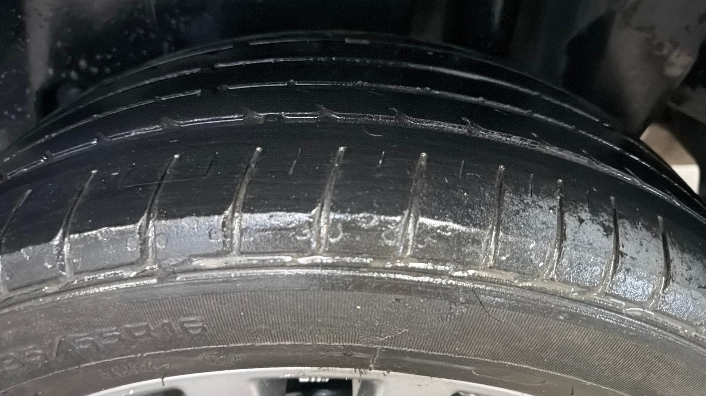 2015 Maruti Ciaz ZXI+, Petrol, Manual, 94,622 km, Left Rear Tyre Tread