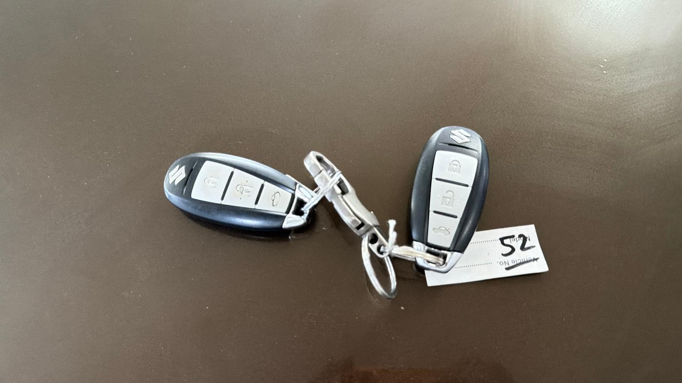 2015 Maruti Ciaz ZXI+, Petrol, Manual, 94,622 km, Key Close Up