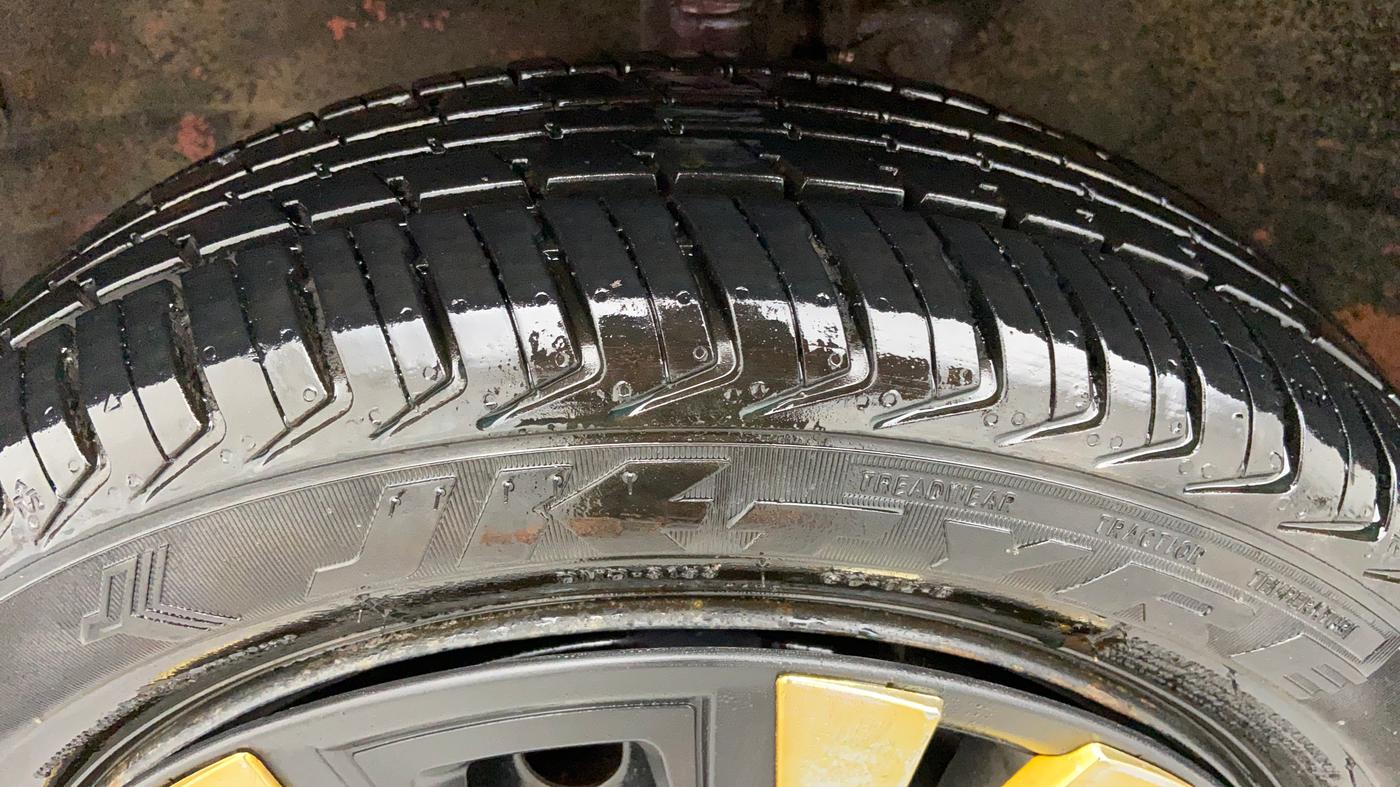 2012 Maruti Wagon R 1.0 VXI, Petrol, Manual, 53,831 km, Left Front Tyre Tread