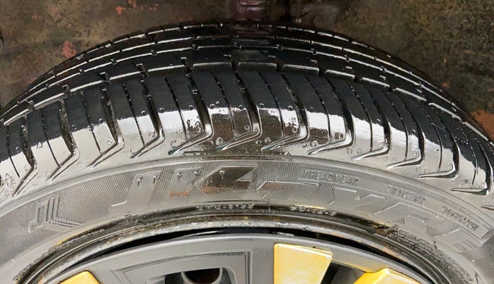 2012 Maruti Wagon R 1.0 VXI, Petrol, Manual, 53,831 km, Left Front Tyre Tread