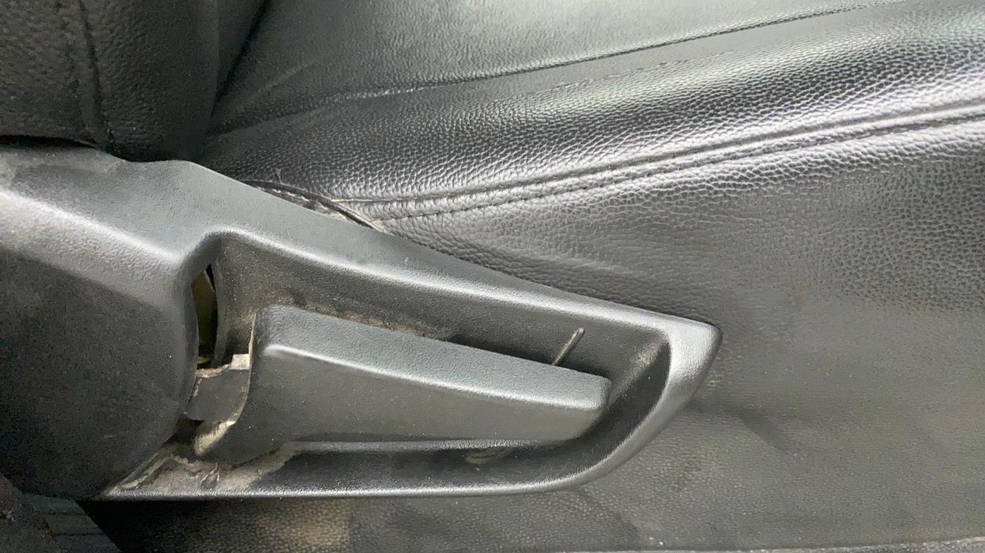 2020 Maruti S PRESSO VXI CNG, CNG, Manual, 68,657 km, Driver Side Adjustment Panel