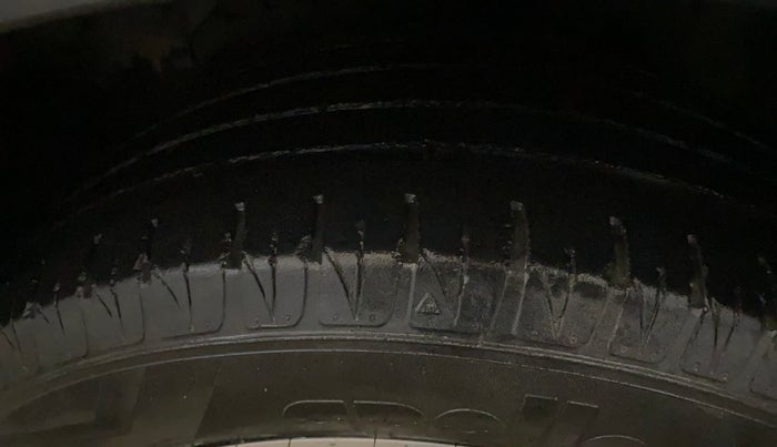 2020 Maruti S Cross DELTA AT1.5, Petrol, Automatic, 1,16,328 km, Left Front Tyre Tread