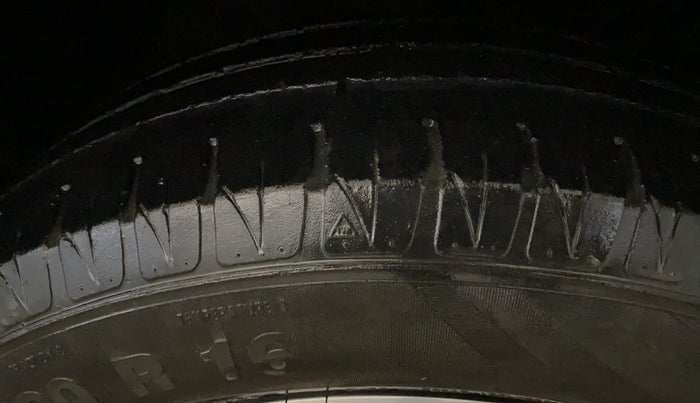 2020 Maruti S Cross DELTA AT1.5, Petrol, Automatic, 1,16,328 km, Right Front Tyre Tread