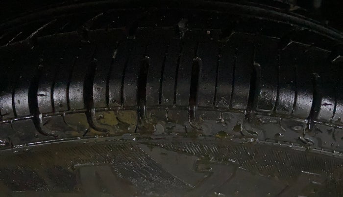 2018 Datsun Redi Go T(O) 1.0 AMT, Petrol, Automatic, 27,921 km, Right Rear Tyre Tread