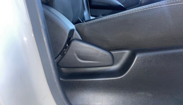 2018 Datsun Redi Go T(O) 1.0 AMT, Petrol, Automatic, 27,921 km, Driver Side Adjustment Panel