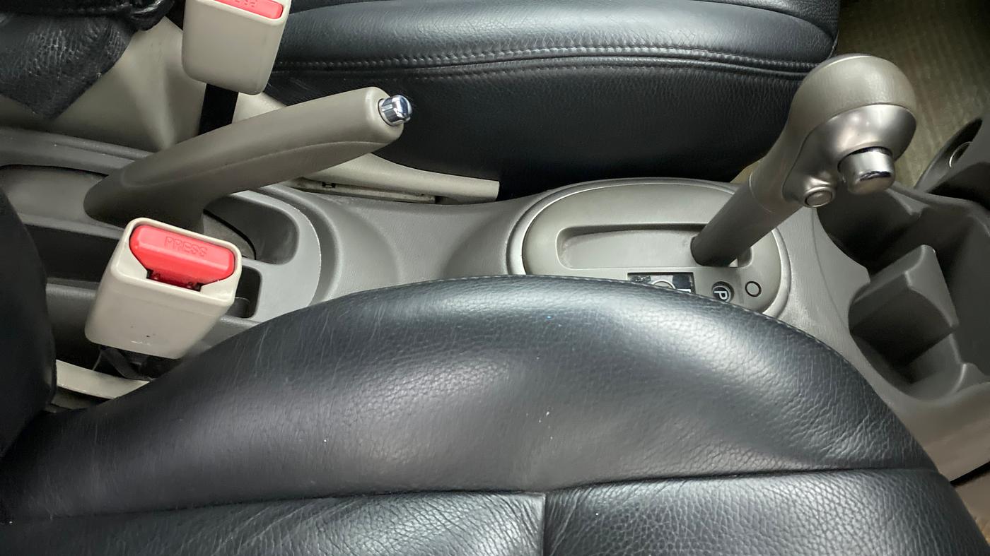 2014 Nissan Micra XV CVT, Petrol, Automatic, 57,818 km, Gear Lever