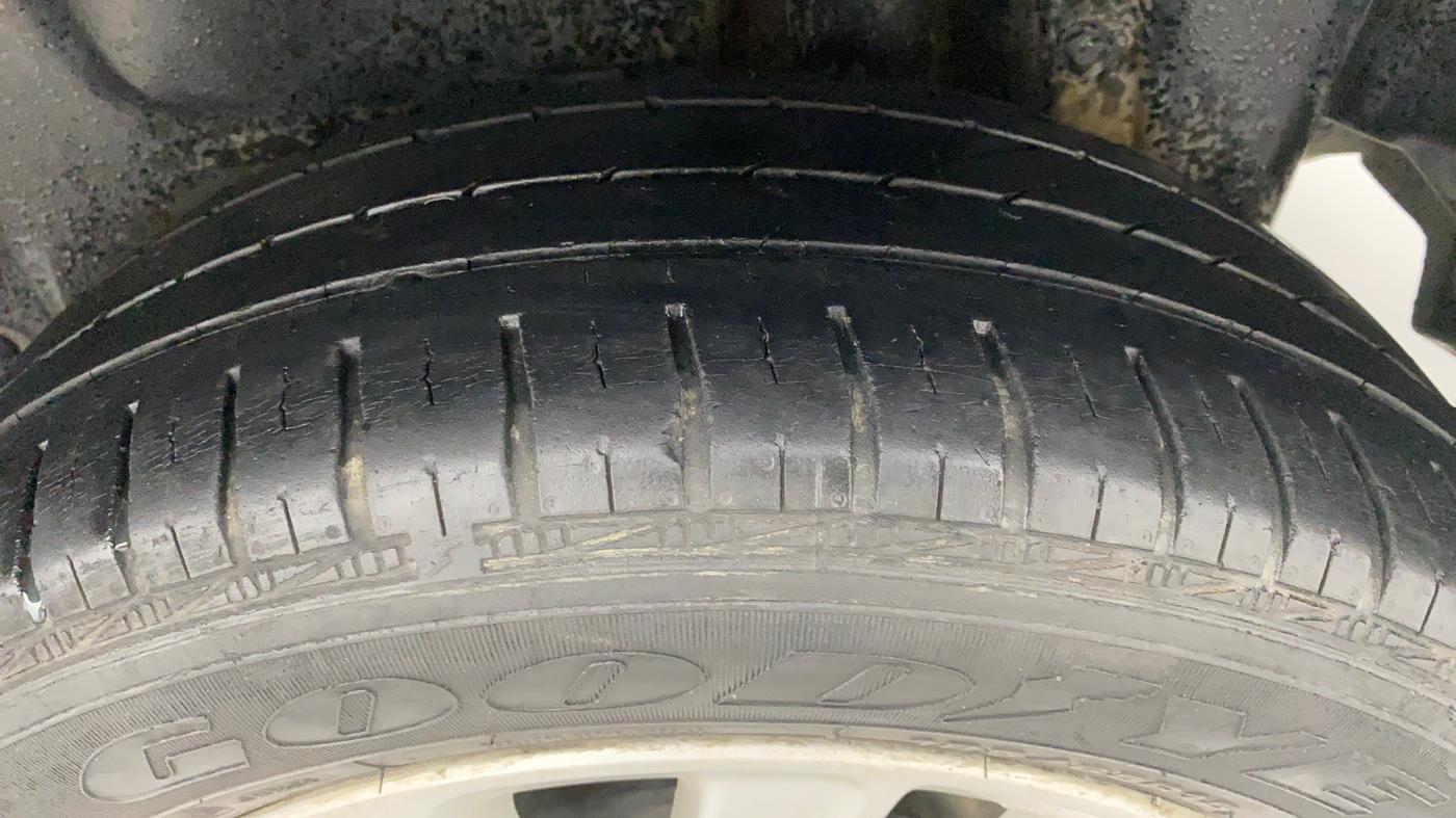 2016 Maruti Swift Dzire ZXI 1.2 BS IV, Petrol, Manual, 37,655 km, Left Rear Tyre Tread