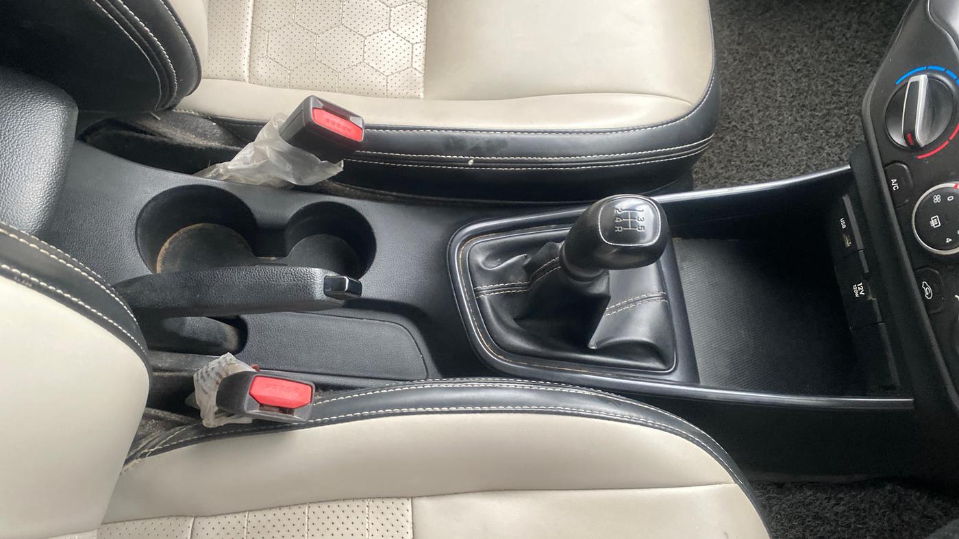2021 Hyundai NEW I20 SPORTZ 1.2 MT, Petrol, Manual, 23,749 km, Gear Lever