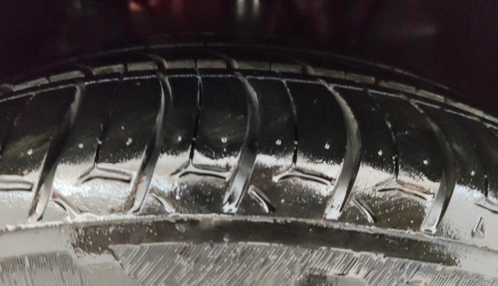 2020 Tata ALTROZ XZ PETROL, Petrol, Manual, 41,584 km, Right Front Tyre Tread