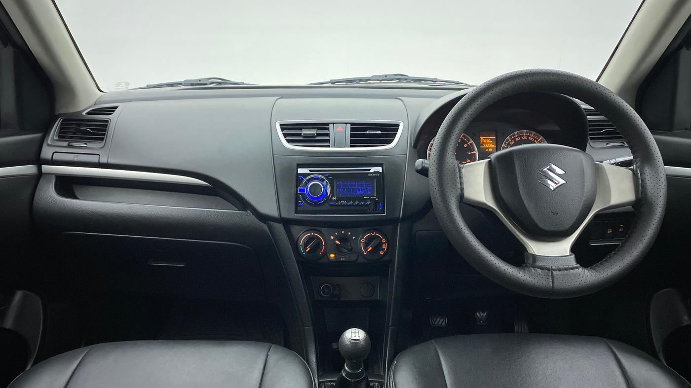 2013 Maruti Swift VXI, Petrol, Manual, 41,378 km, Dashboard