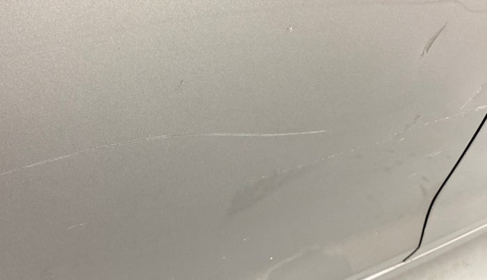 2013 Maruti Swift VXI, Petrol, Manual, 41,378 km, Right rear door - Minor scratches