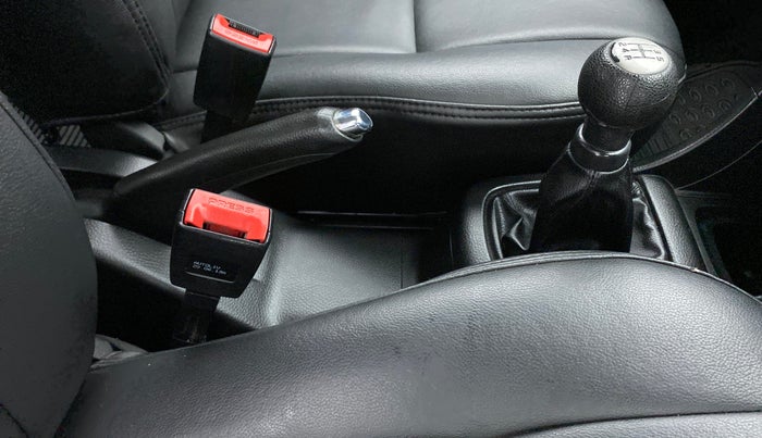 2013 Maruti Swift VXI, Petrol, Manual, 41,378 km, Gear Lever