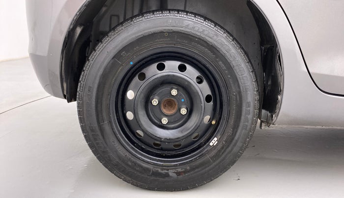 2013 Maruti Swift VXI, Petrol, Manual, 41,378 km, Right Rear Wheel