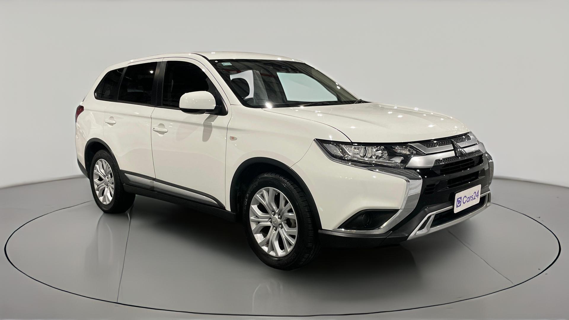 Mitsubishi Outlander image