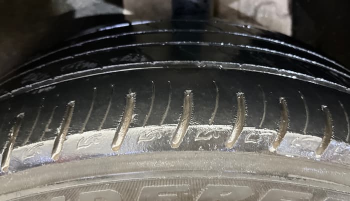 2023 MG ASTOR SMART 1.5 CVT, Petrol, Automatic, 29,217 km, Left Rear Tyre Tread