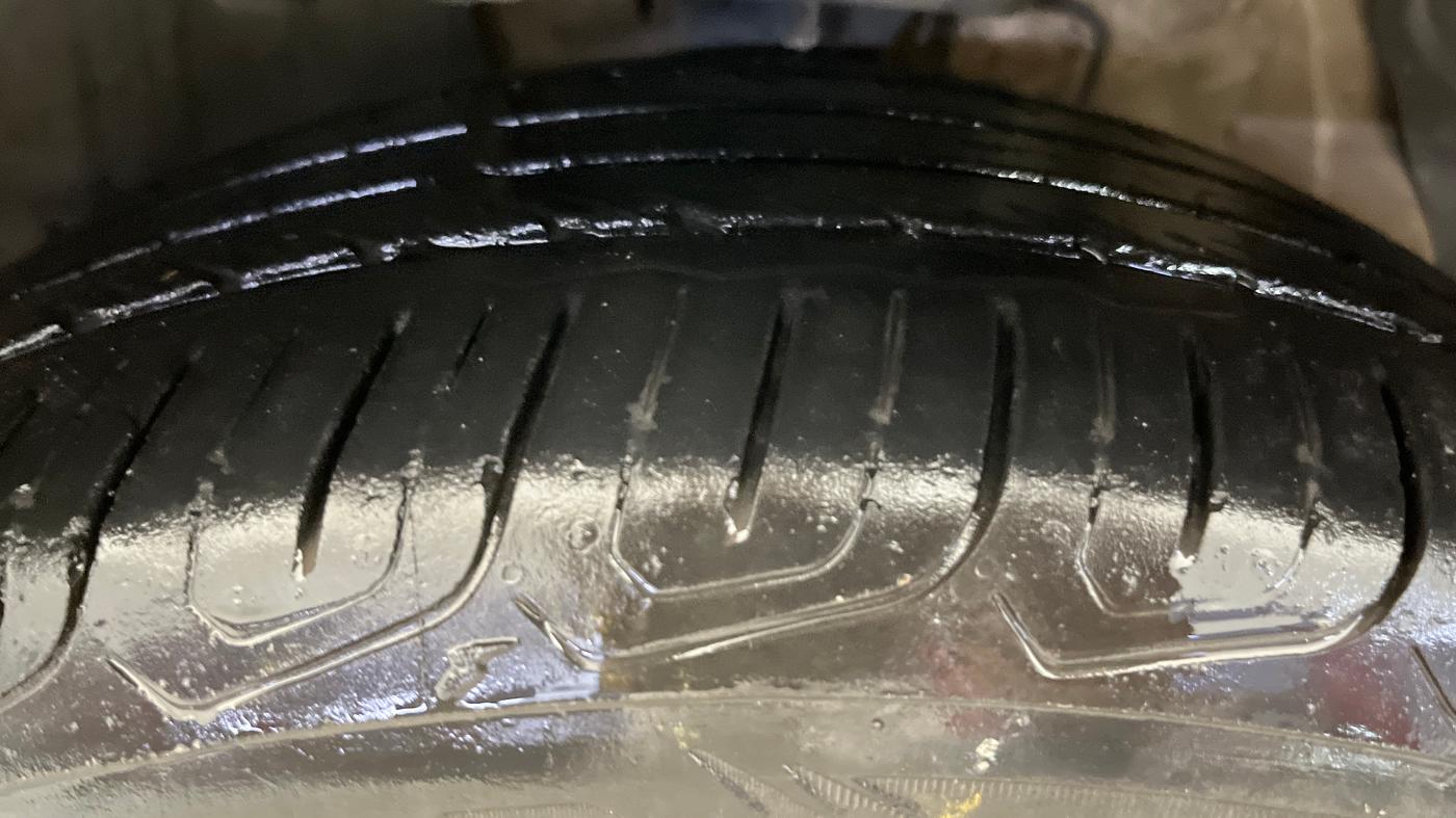 2023 MG ASTOR SMART 1.5 CVT, Petrol, Automatic, 29,217 km, Left Front Tyre Tread