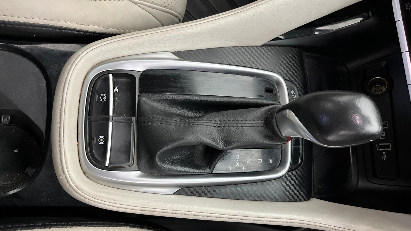 2023 MG ASTOR SMART 1.5 CVT, Petrol, Automatic, 29,217 km, Gear Lever