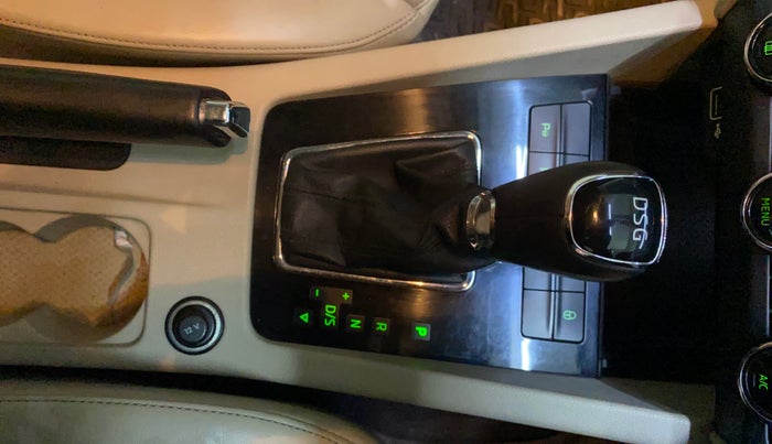 2019 Skoda Octavia L&K 1.8 TSI AT, Petrol, Automatic, 72,775 km, Gear Lever