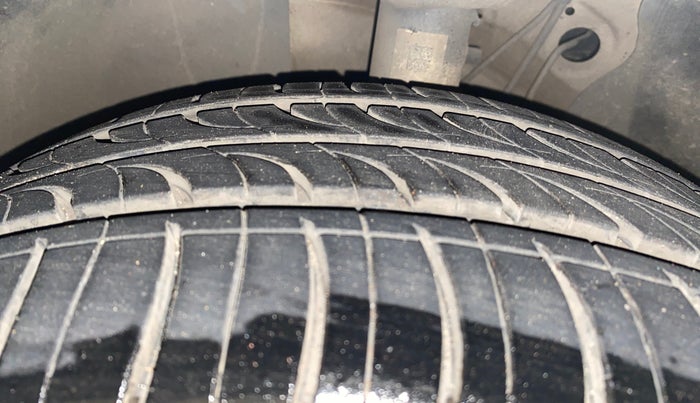 2019 Skoda Octavia L&K 1.8 TSI AT, Petrol, Automatic, 72,775 km, Left Front Tyre Tread