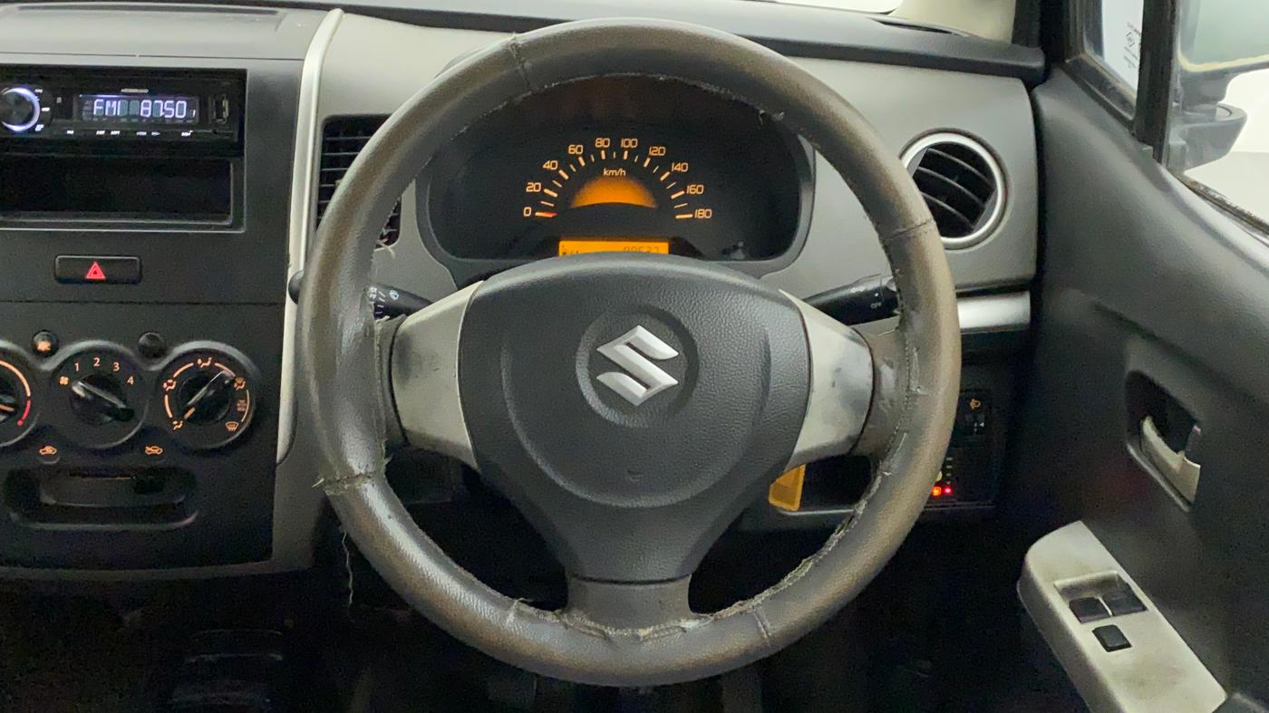 2012 Maruti Wagon R 1.0 LXI CNG, CNG, Manual, 99,627 km, Steering Wheel Close Up