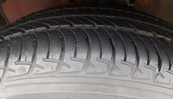 2014 Maruti Celerio VXI, Petrol, Manual, 36,665 km, Left Front Tyre Tread