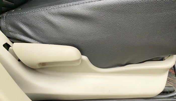 2014 Maruti Celerio VXI, Petrol, Manual, 36,665 km, Driver Side Adjustment Panel