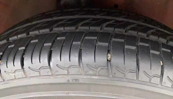 2014 Maruti Celerio VXI, Petrol, Manual, 36,665 km, Right Front Tyre Tread
