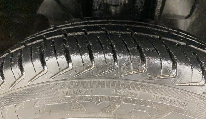 2019 Renault Kwid RXT 1.0 AMT (O), Petrol, Automatic, 21,150 km, Right Front Tyre Tread