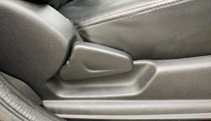 2019 Renault Kwid RXT 1.0 AMT (O), Petrol, Automatic, 21,150 km, Driver Side Adjustment Panel