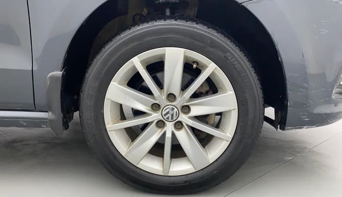2014 Volkswagen Polo HIGHLINE1.2L, Petrol, Manual, 49,905 km, Right Front Wheel